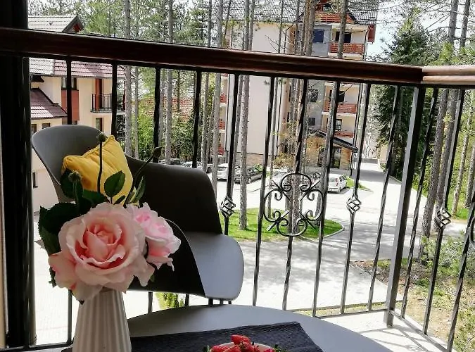 アパート Desetka ズラティボール